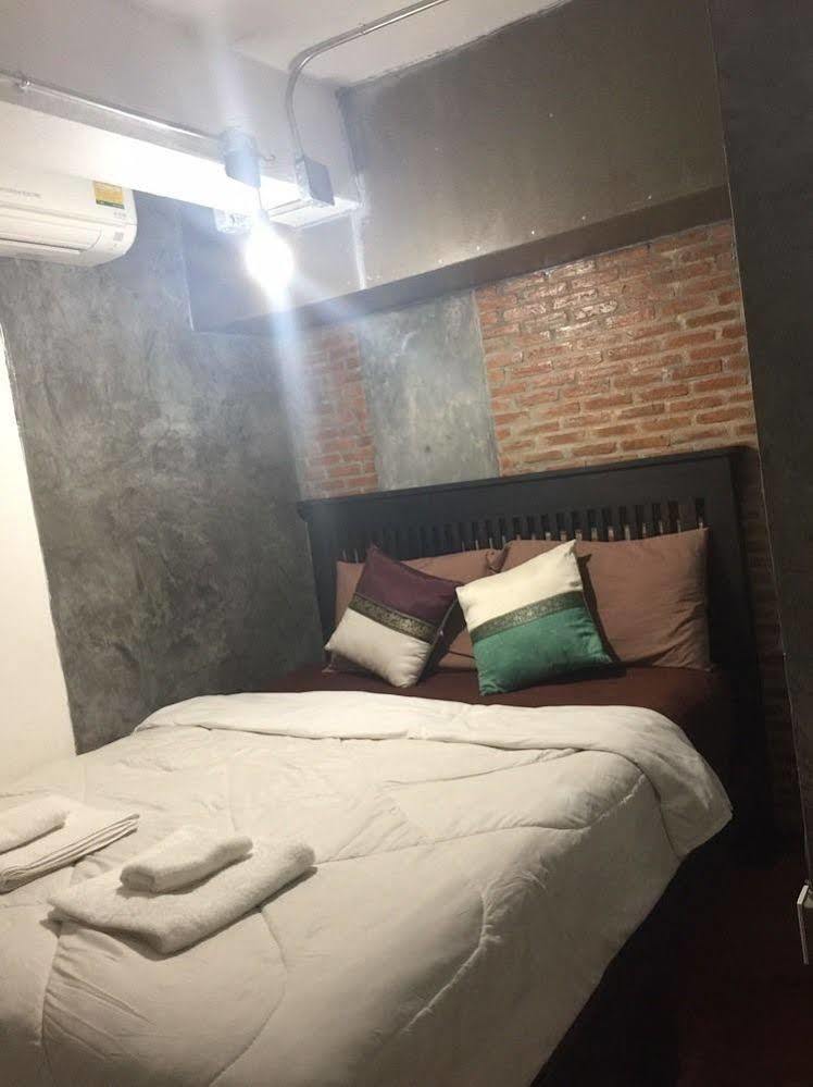 Lanna Hostel *